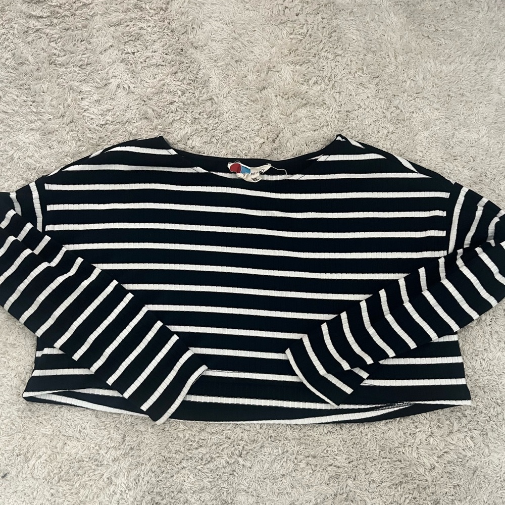 FP Beach Women’s Black and White Striped Cropped Sweater Sz Small